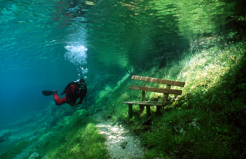 پارکی که تابستان‌ها به یک دریاچه‌ تبدیل می‌شود