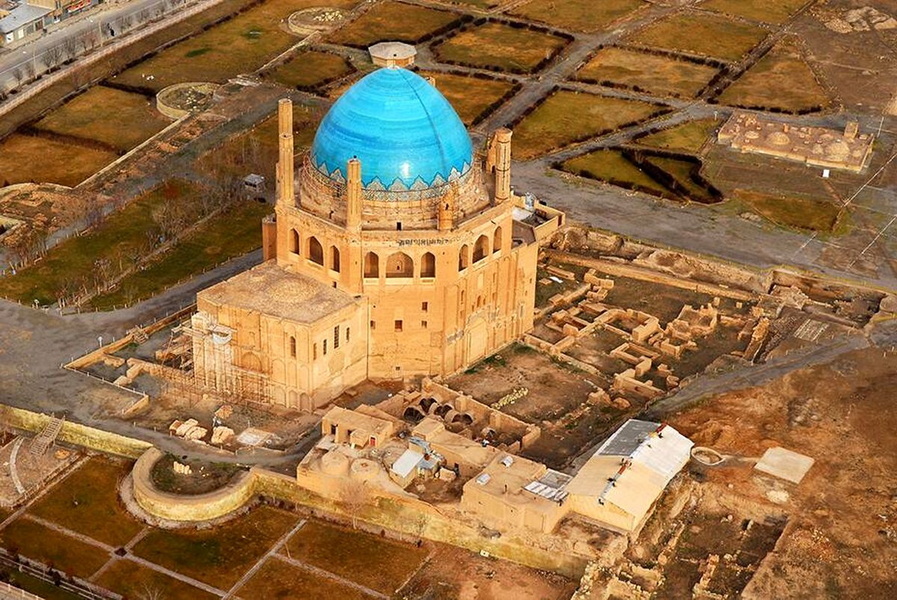 Sultaniyah Dome (Tomb of Sultan Muhammad Khodabandeh Al-Jaito)