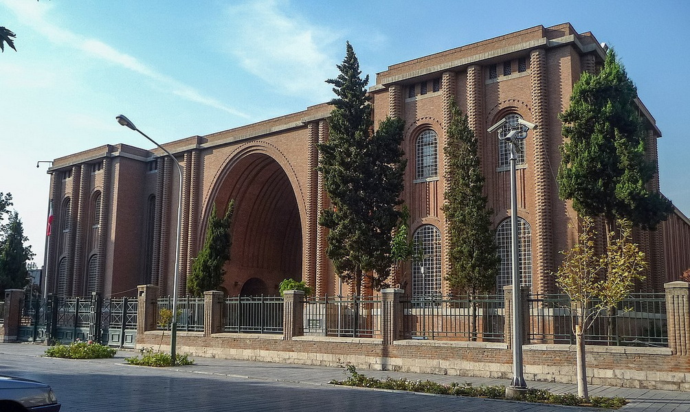 موزه ایران‌باستان و کتابخانه